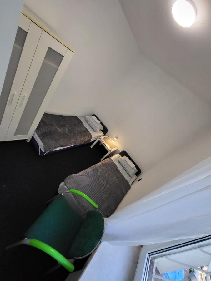 Charmed Homestay - Zaczarowany Warsawa Bagian luar foto