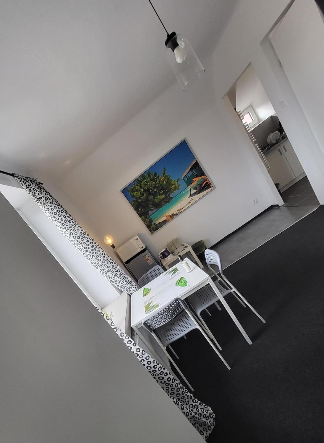 Charmed Homestay - Zaczarowany Warsawa Bagian luar foto