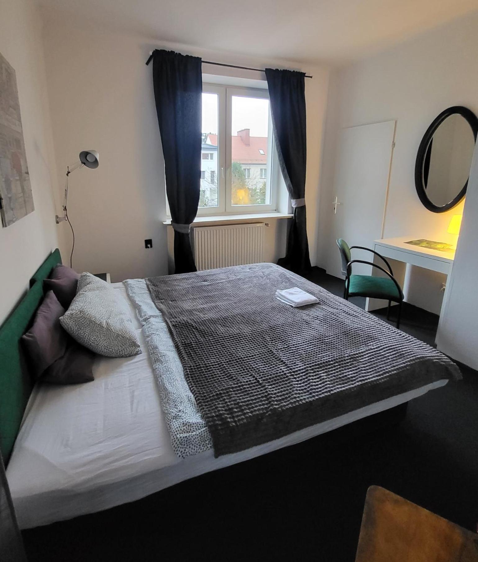 Charmed Homestay - Zaczarowany Warsawa Bagian luar foto
