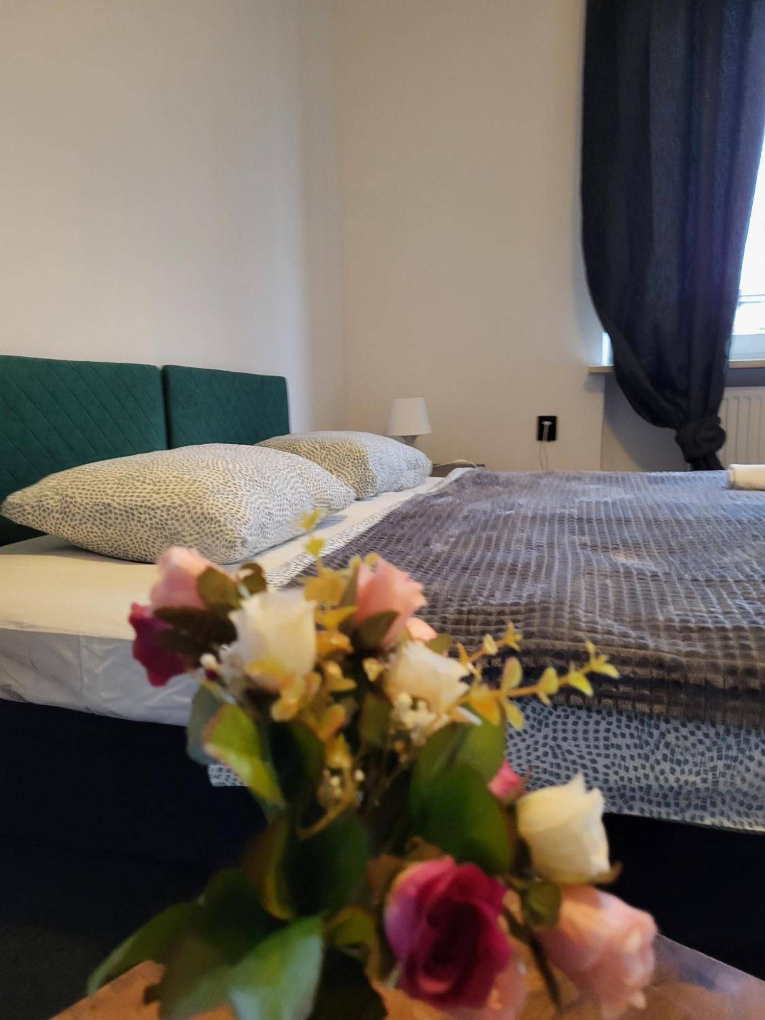Charmed Homestay - Zaczarowany Warsawa Bagian luar foto